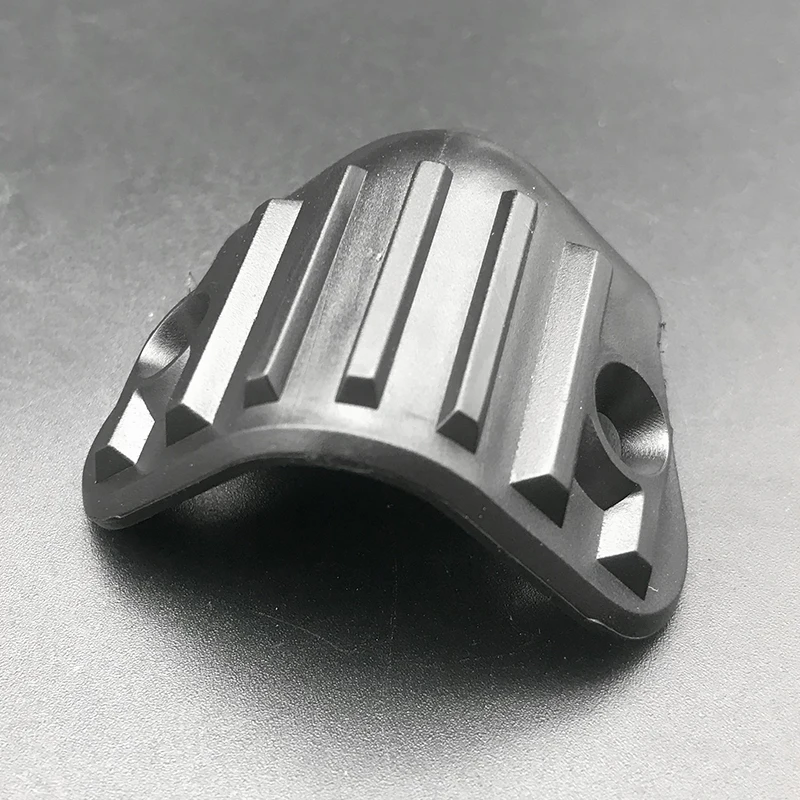 8 шт Черный гитарный усилитель этап Динамик шкафа Угловые протекторы 2 отверстия