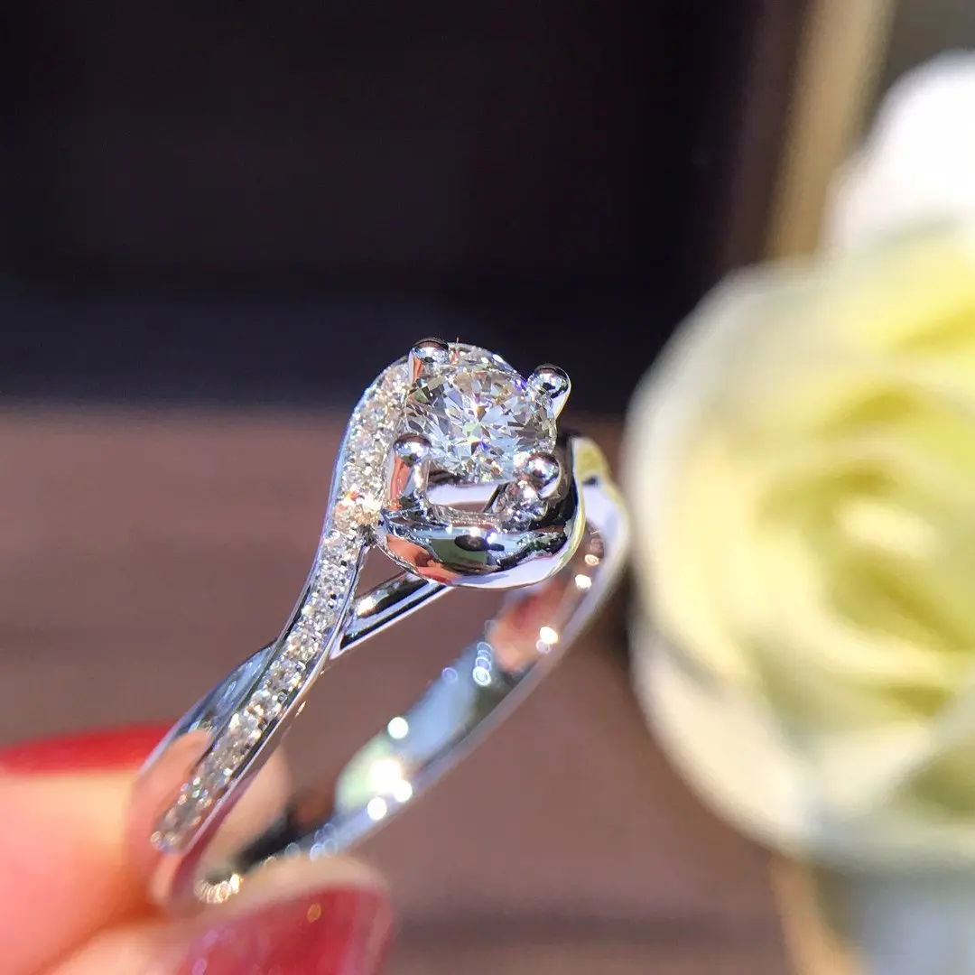 Рисунок 2 - Кольцо из чистого золота с натуральным бриллиантом