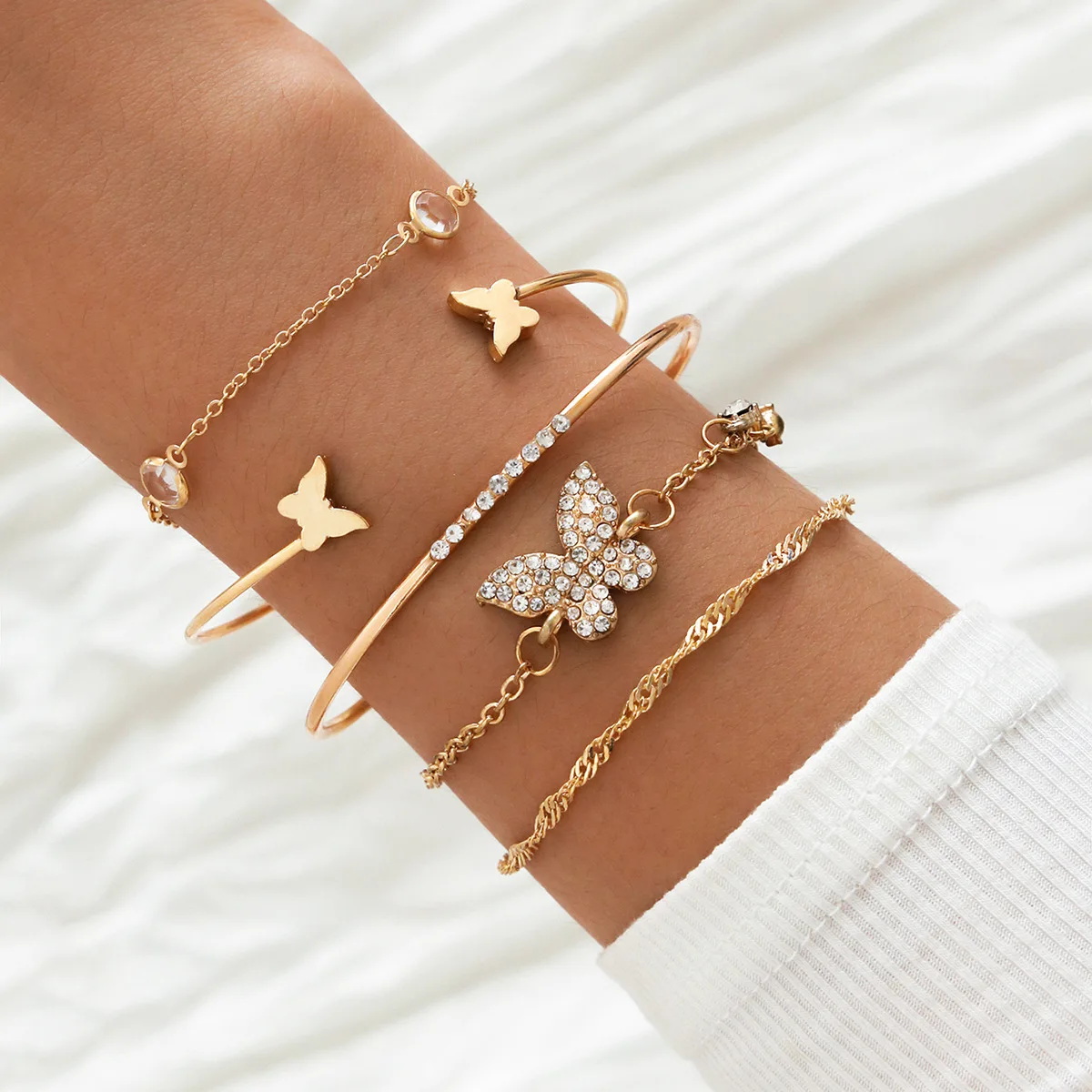 

Stillgirl 5Pcs Boho Gold Chain Crystal Butterfly Bracelet for Women Charms Kpop Star Open Bangle Set Female Fashion Jewelry Gift