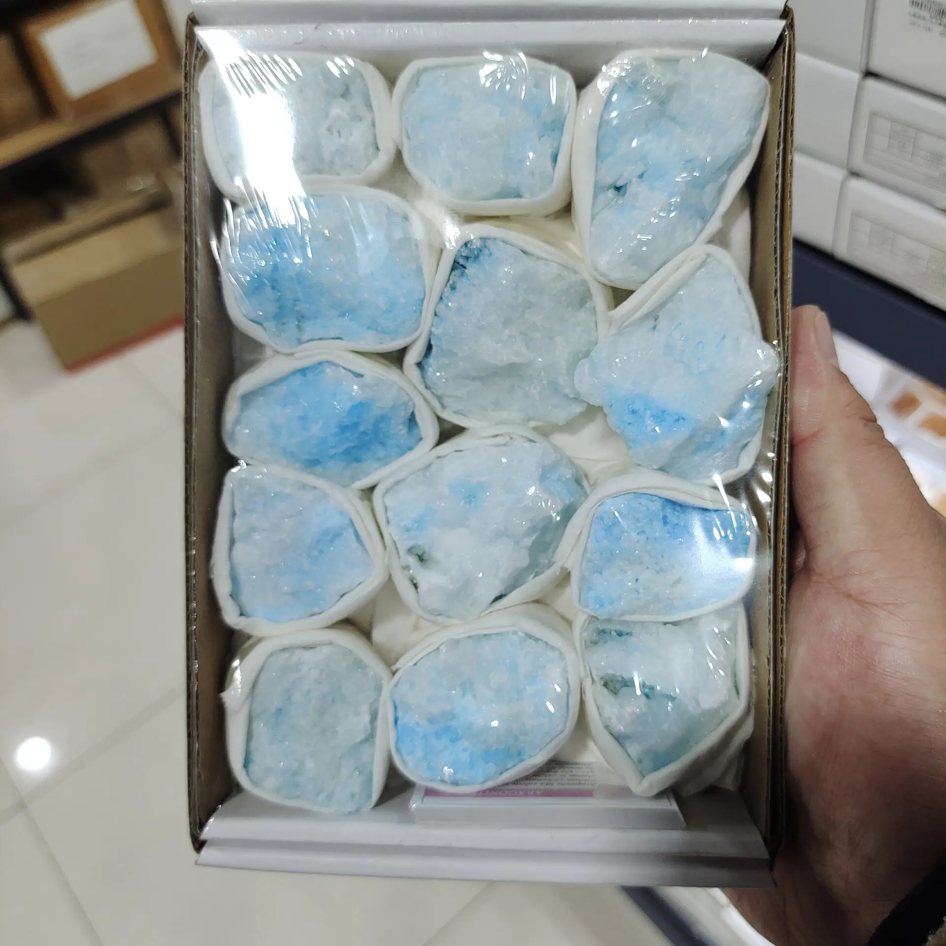 

AAA+++ 1box Quartz Crystal Blue Vein Aragonite Mineral Reiki Decoration Specimen Random Healing Stones