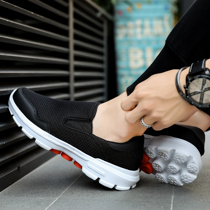 Mesh Shoes Men Casual Lightweight Breathable Sneakers For Men Slip-On Comfortable Krasovki Men Flats Shoes Zapatillas Hombre