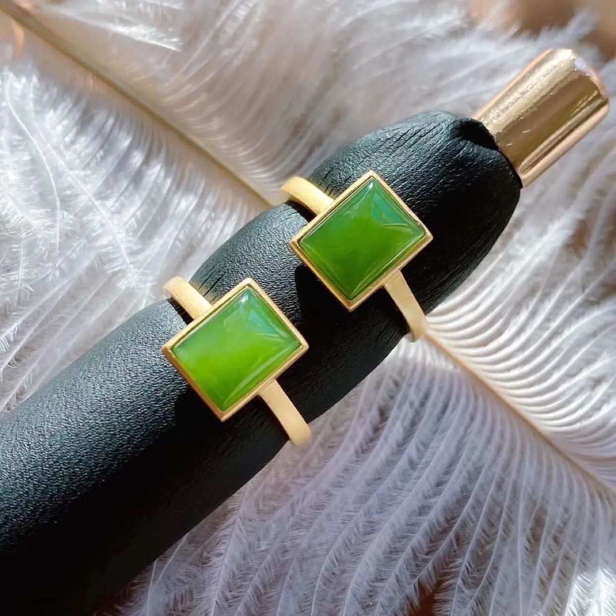 

Natural Hetian Jade Green Jade S925 Silver Ancient French Gold Craft Inlaid Small Square Ring Women's Ring Fashion All-Matching