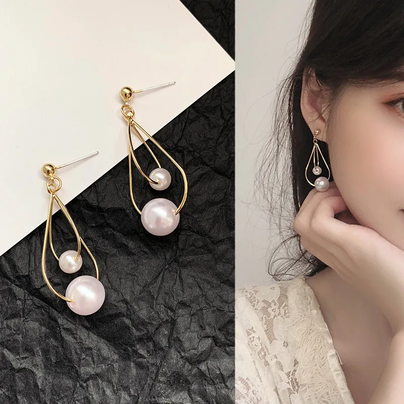 

Vintage Hollow Metal Pearl Waterdrop Earrings Korean Elegant Hoop Pendent Earrings for Women Girls Ear Jewelry Gift Wholesale