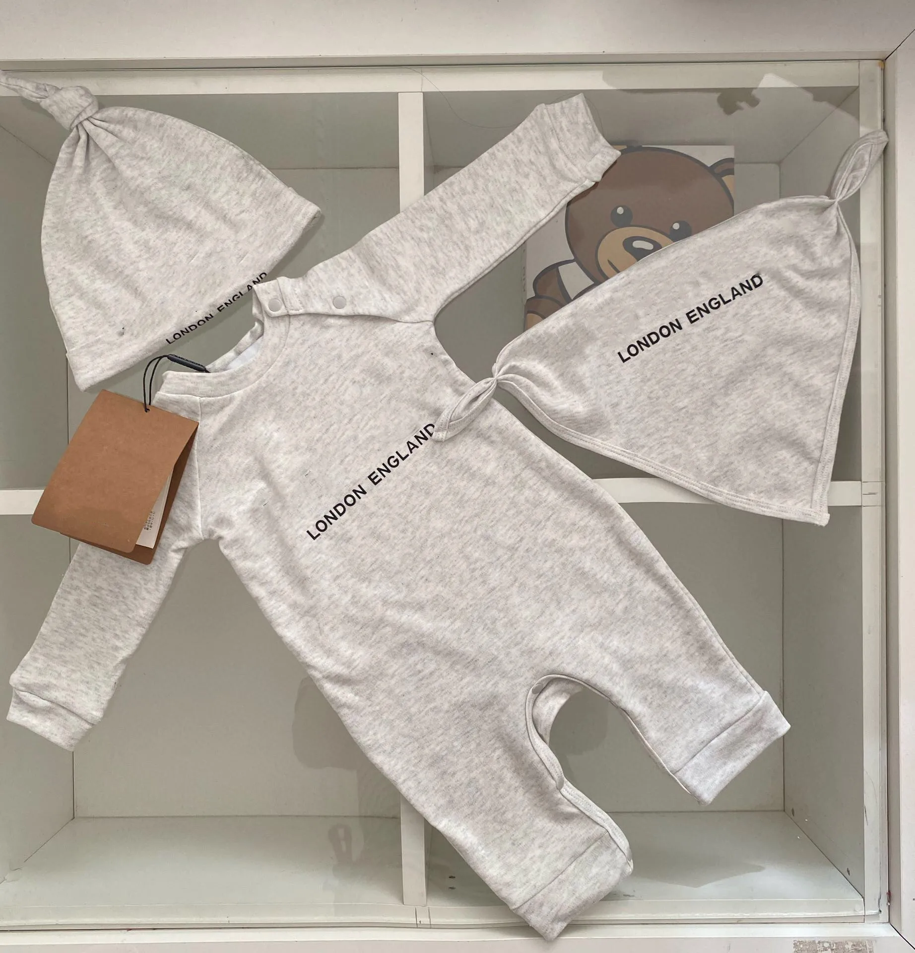 

The new 2021 Beige pink one-piece suit for boys and girls is suitable for newborns and young children