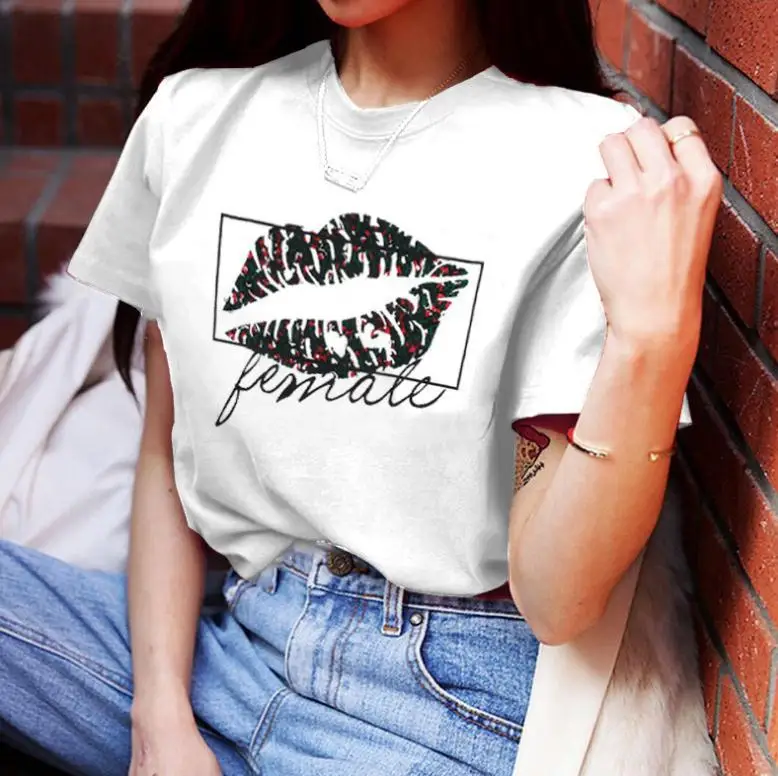 

Женская Винтажная Футболка с принтом губ, коротким рукавом и круглым вырезом