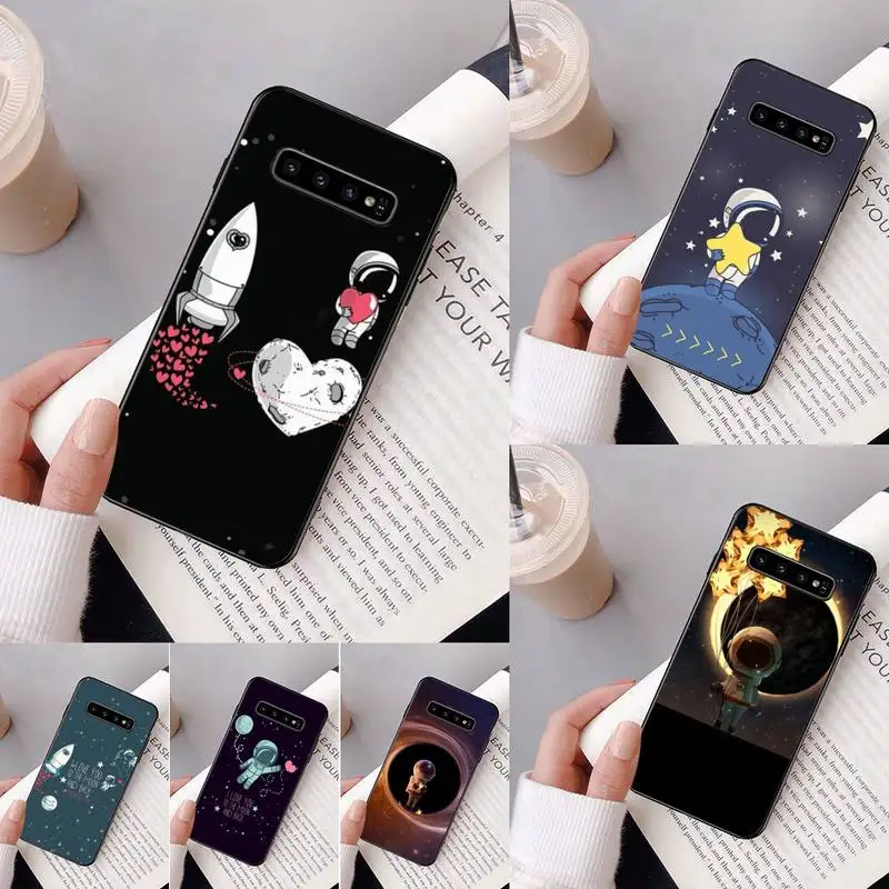 

Cute astronaut Phone Case For Samsung Galaxy A50 A30 A71 A40 S10E A60 A50s A30s Note 8 9 S10 Plus S10 S20 S8