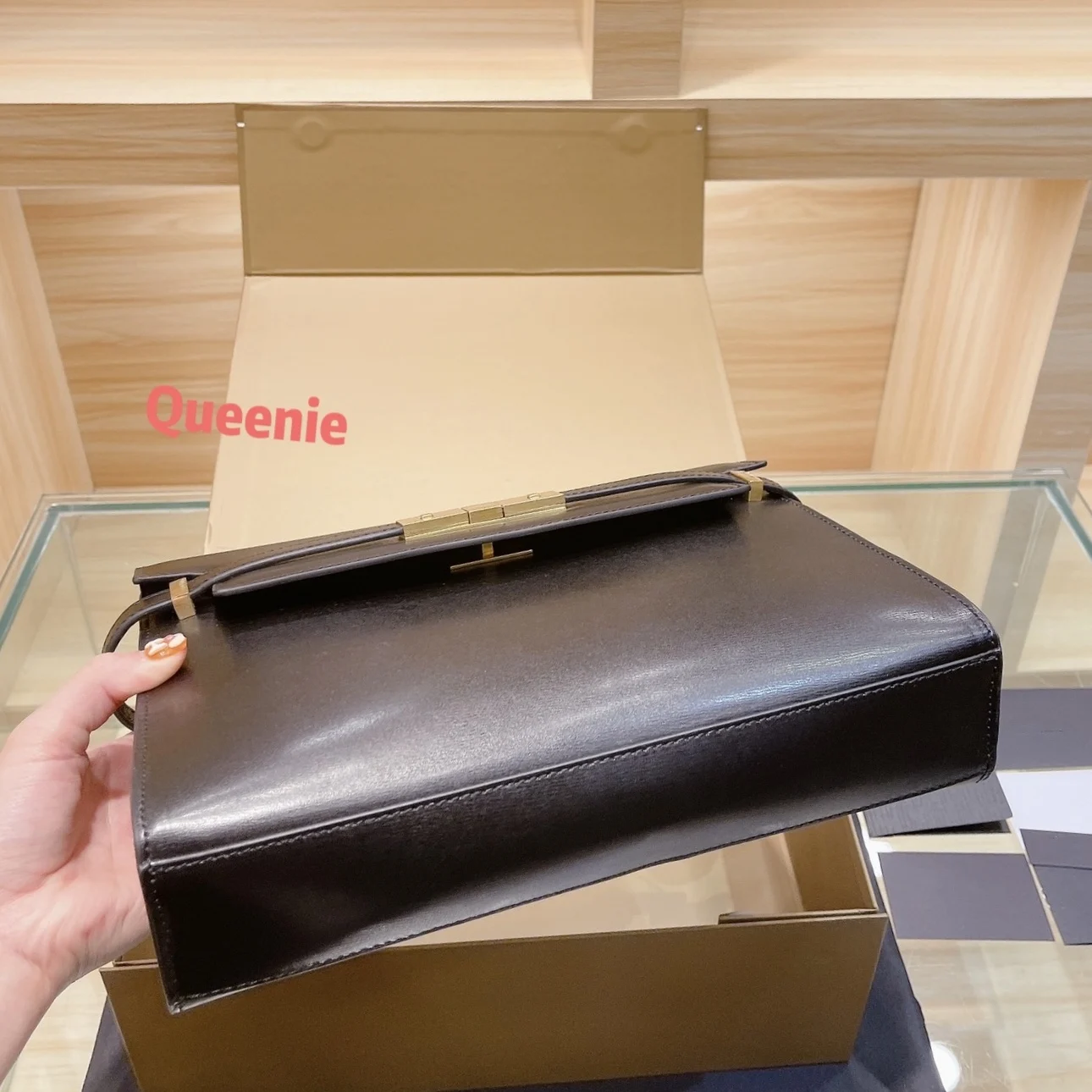 

2021 Queenie New Designer fashion bag crocodile grain leather handbags flap crossbody shoulder bag