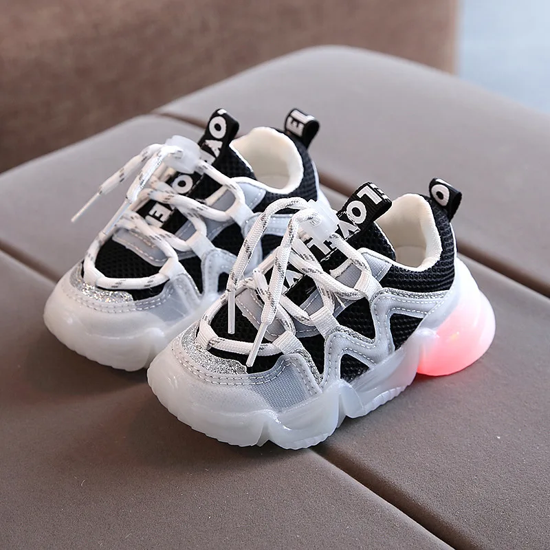 

2021 Designer Baby Toddler Led Light Up Shoes Children Breathable Glowing Sneakers Boys Gilrs Luminous Sole Enfant Fille