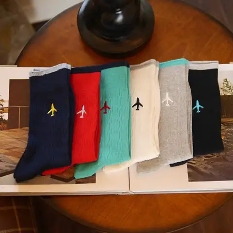 Всесезонные мягкие дышащие однотонные носки из чесаного хлопка разных цветов с вышивкой самолета Модные мужские индивидуальные носки для ...