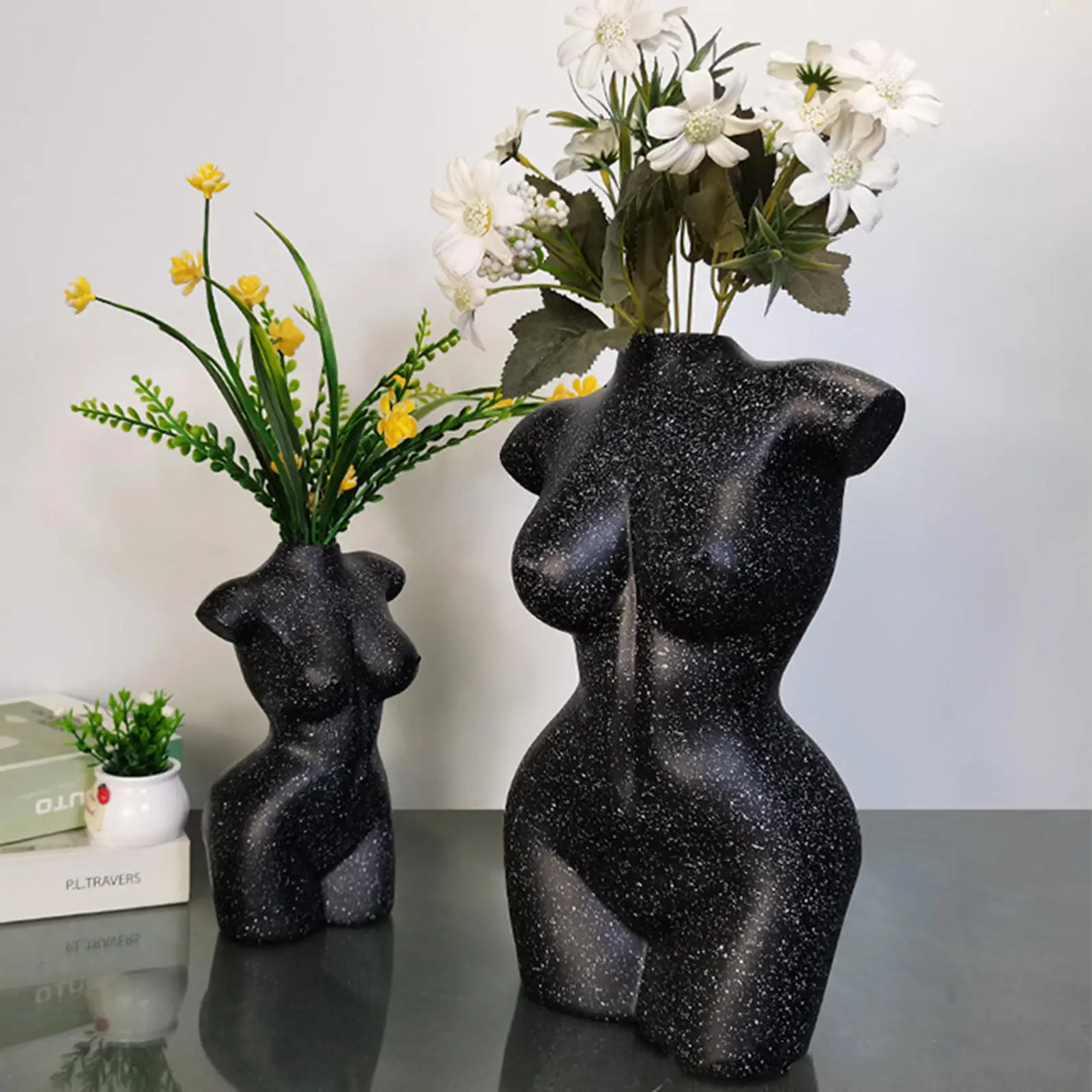 

2 шт., женские декоративные вазы