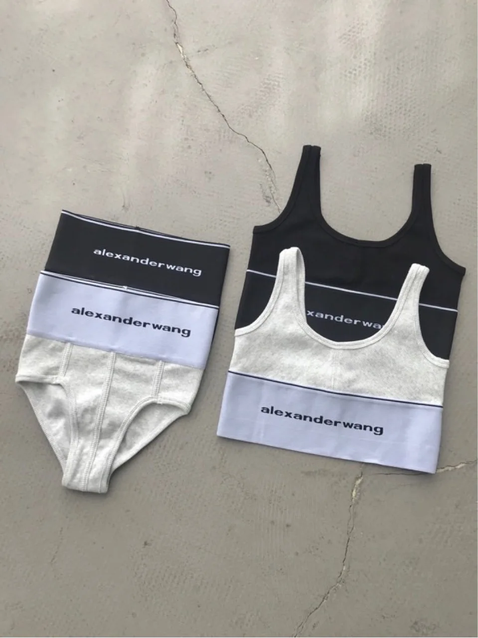 

Aw wang sports and leisure style bra set running underwear slim sexy clothes