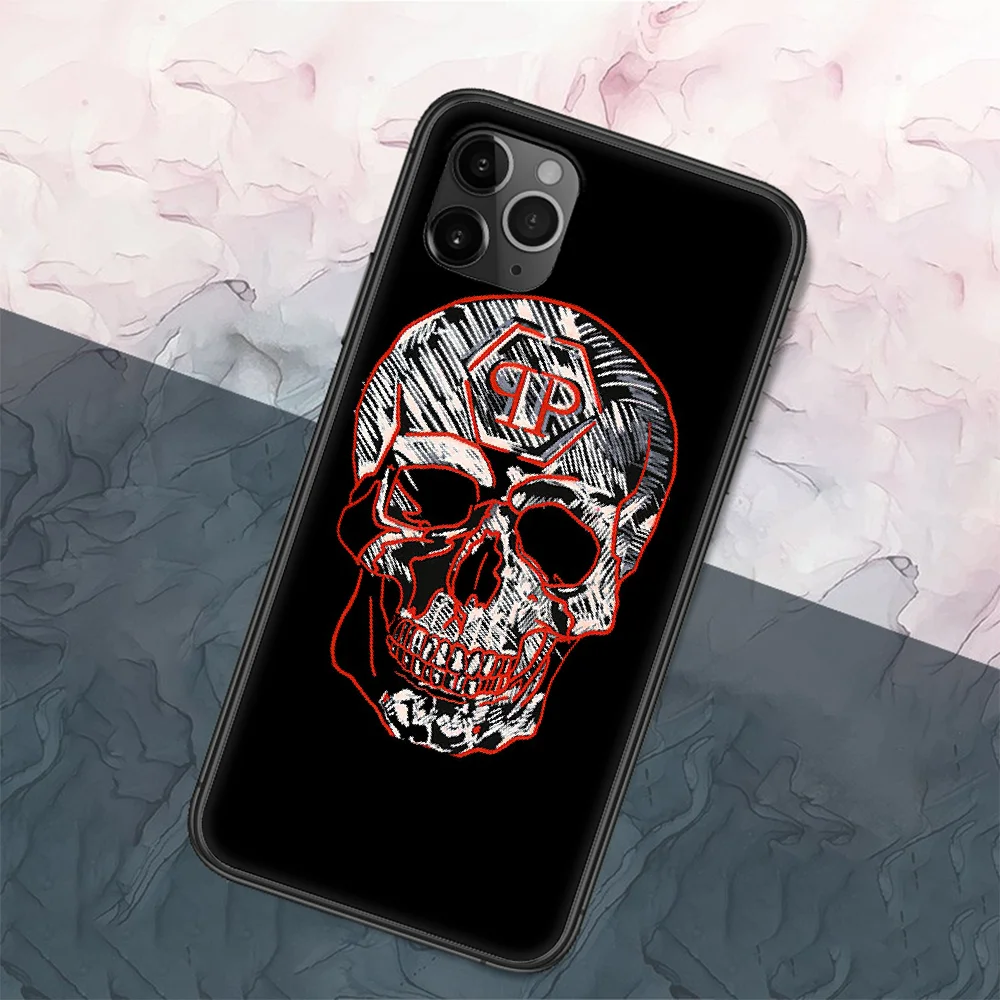 

Qp Fashion Brand Phone Case Cover Hull For iphone 5 5s se 2 6 6s 7 8 12 mini plus X XS XR 11 PRO MAX black fashion cell cover