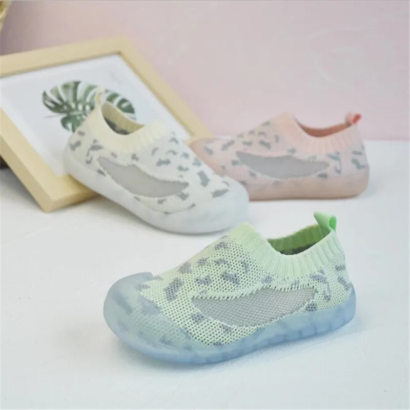 

2021 spring new boys' and girls' flying weaving low top children's shoes casual soft sole breathable sleeve children's shoes