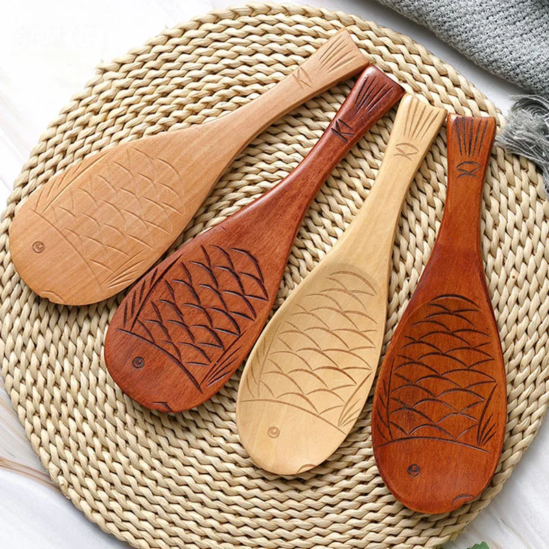 

Деревянная Лопата для риса в стиле ретро, лопата для риса, японская ложка для риса в форме рыбы, ручная резная креативная ложка для риса, кухо...