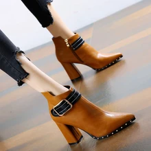 Bottes courtes à talons hauts épais pour femmes, avec boucle de ceinture à Rivet chaud, bottes Martin à bout pointu, nouvelle collection automne et hiver  (1)