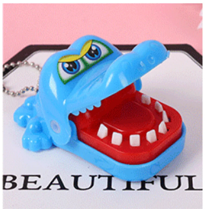 

2021 New Alligator Finger Bite Party Game Prop Key Ring Interactive Toy Key Chains Spoof Give Friend Funny Keychain