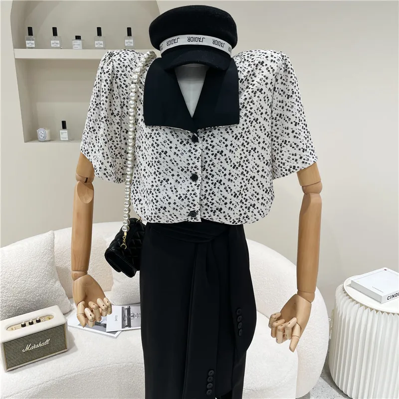 

Women's Spring Summer 2021 Fashion Retro and versatile single breasted Lapel top Loose polka dot printed short sleeve shirt