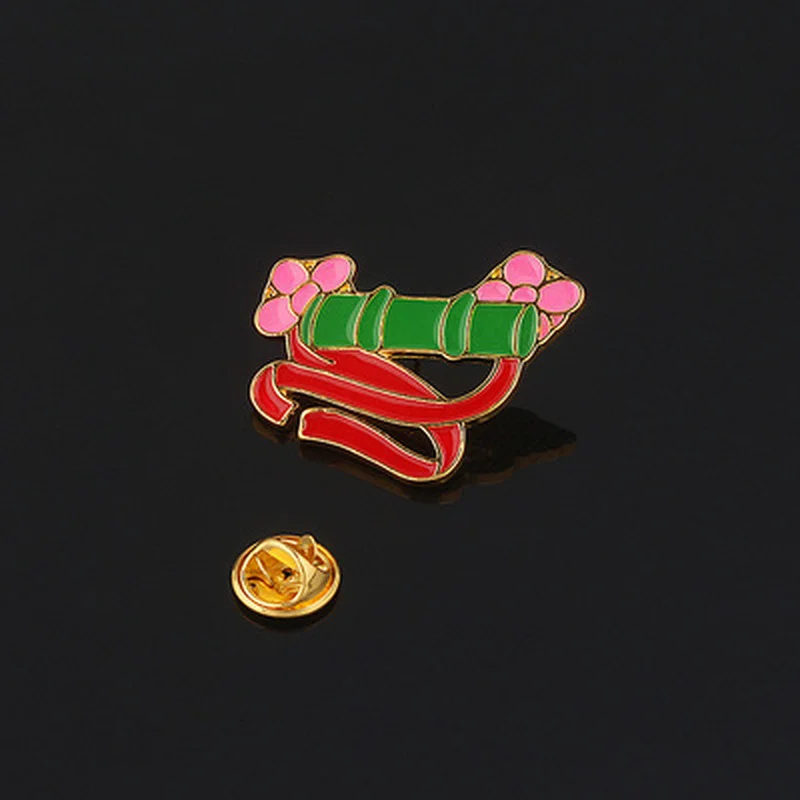 

Брошь на лацкан с изображением рассекающего демонов брошь в стиле аниме Kimetsu No Yaiba Kamado Nezuko значок на воротник рюкзака ручной работы на лацкан...