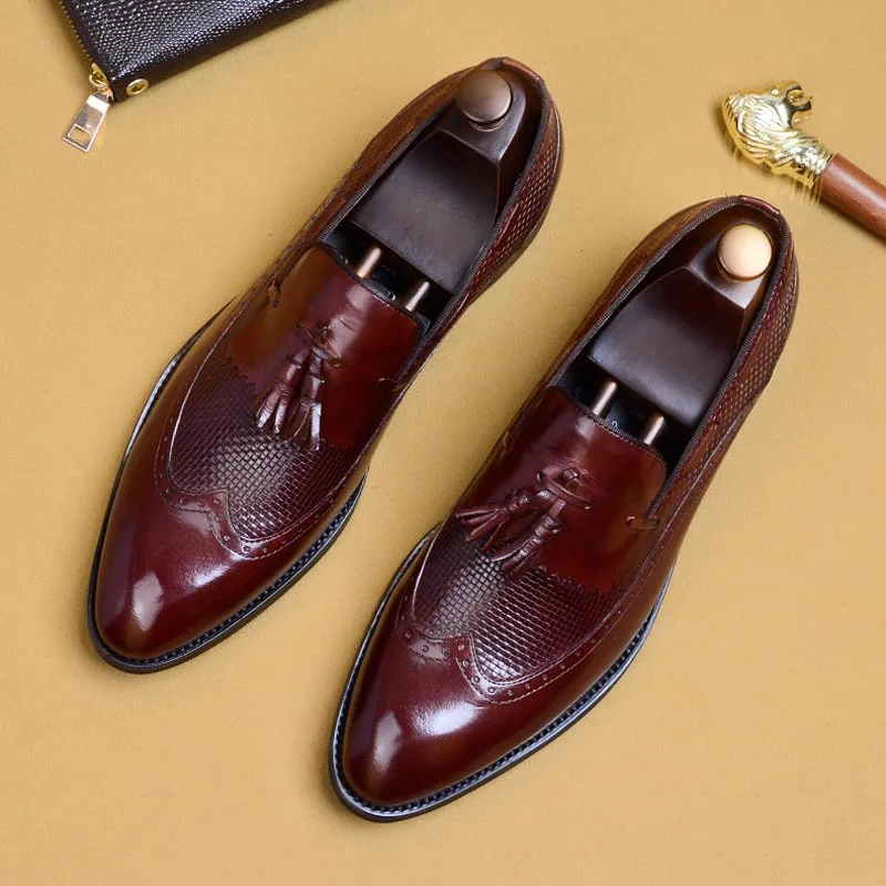 

Luxury Pointed Toe Business Brogue Carved Shoes Dress Casual Soft Genuine Leatger Tassels Breathable Wedding Shoes Men A150