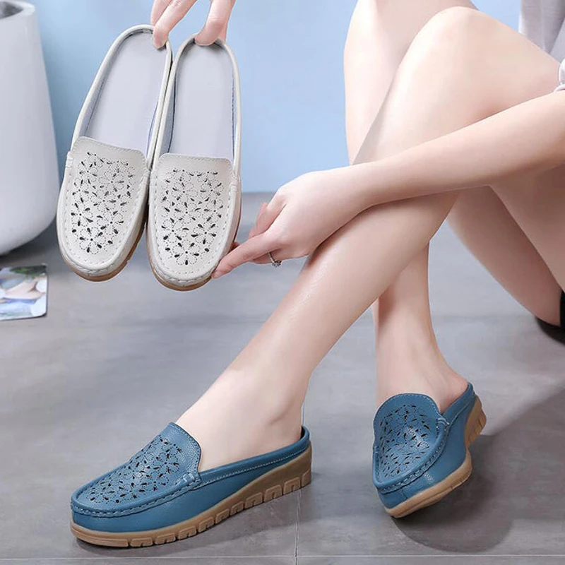 Демисезонные женские шлепанцы из натуральной кожи белого и синего цвета | Обувь