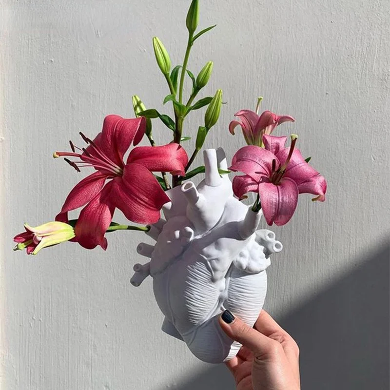 

Nordic Simulation Anatomical Heart Shape Flower Vase Heartbeat Resin Flower Pot Art Vases Sculpture Desktop Plant Pot Home Decor