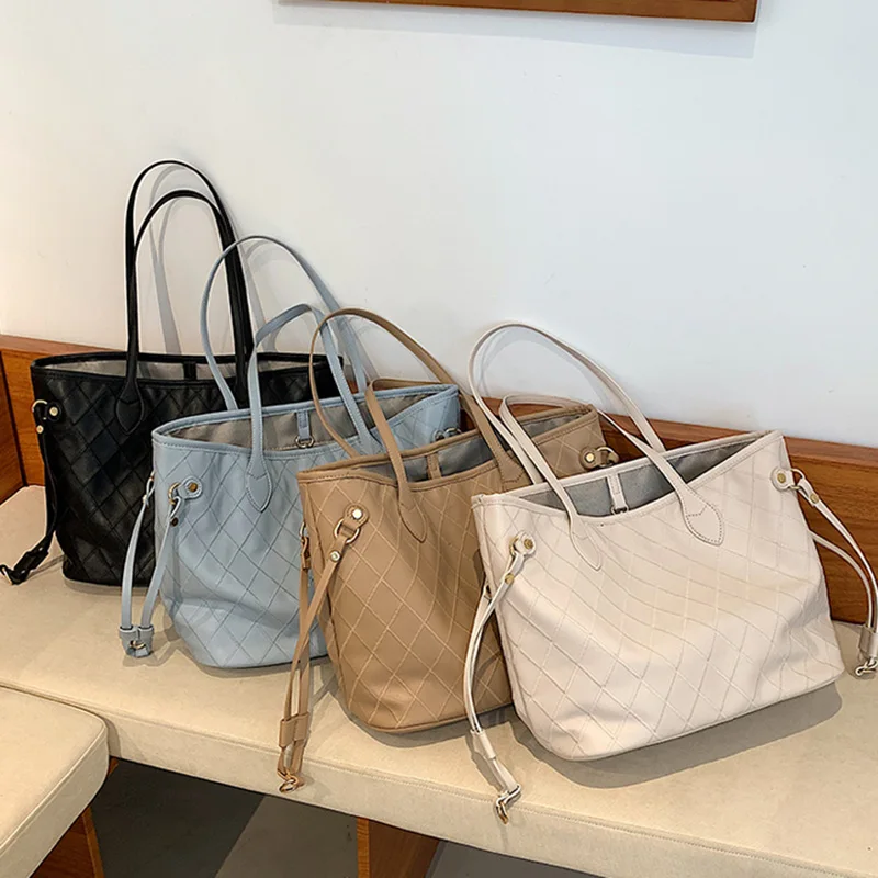 

Женская сумка на плечо с кисточками, новинка 2020, вместительные женские сумки, Повседневная Большая Дорожная сумка-тоут, женская черная ручн...