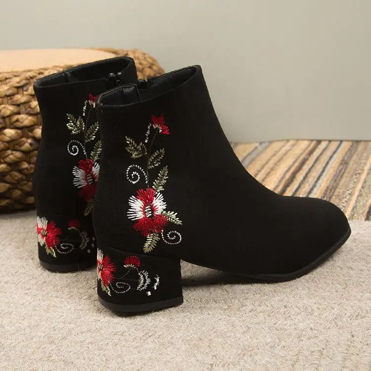 

2021 Women's Ankle Boots Winter Warm Plush Fashion Embroider 2021 Woman Short Boots High Heels Autumn Ladies Shoes Female Boot