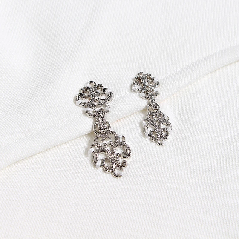 TWOTWINSTYLE уличная Женская толстовка с вышивкой и круглым вырезом длинным рукавом в