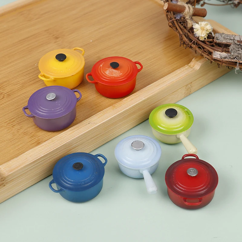 

1:12 Dollhouse Casserole Dish Stew Pan Stockpot Dollhouse Miniature Kitchen Toys Random style