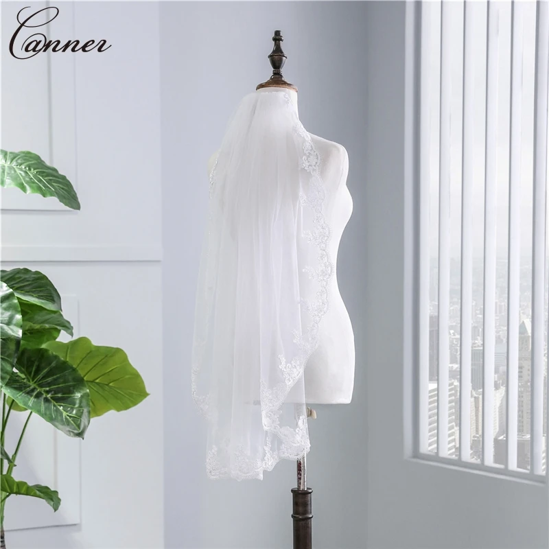 

1.4M Short Tulle Wedding Veil White Appliques Lace Edge One Layer Women Bridal Veils with Comb Marriage Wedding Accessories Q40