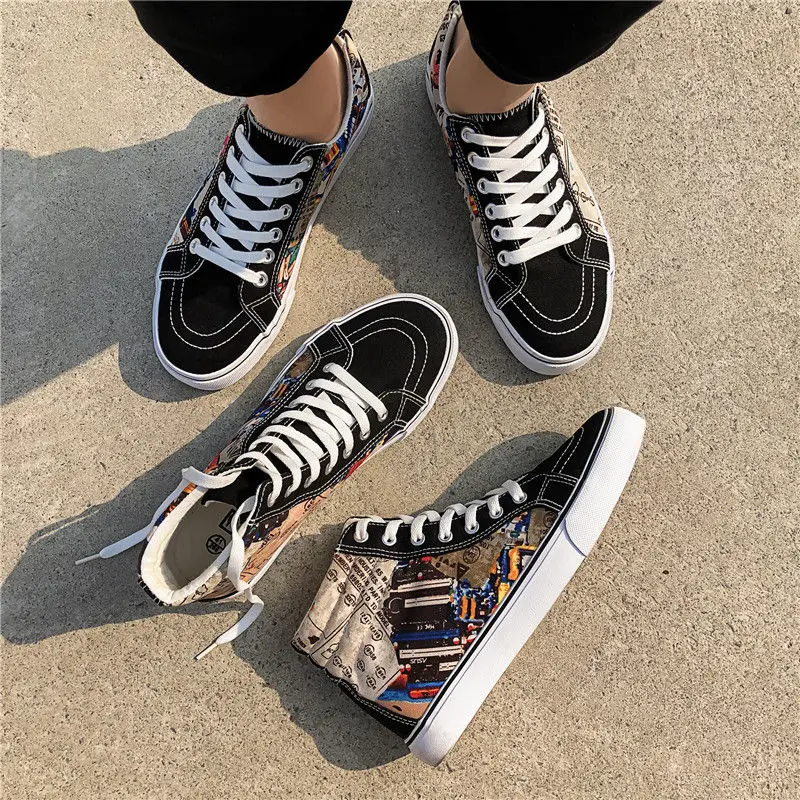 

X Brand New Fashion Men Canvas Shoes Breathable Graffiti Painting High top Men Vulcanized Shoes Canvas Sneakers zapatillas lona