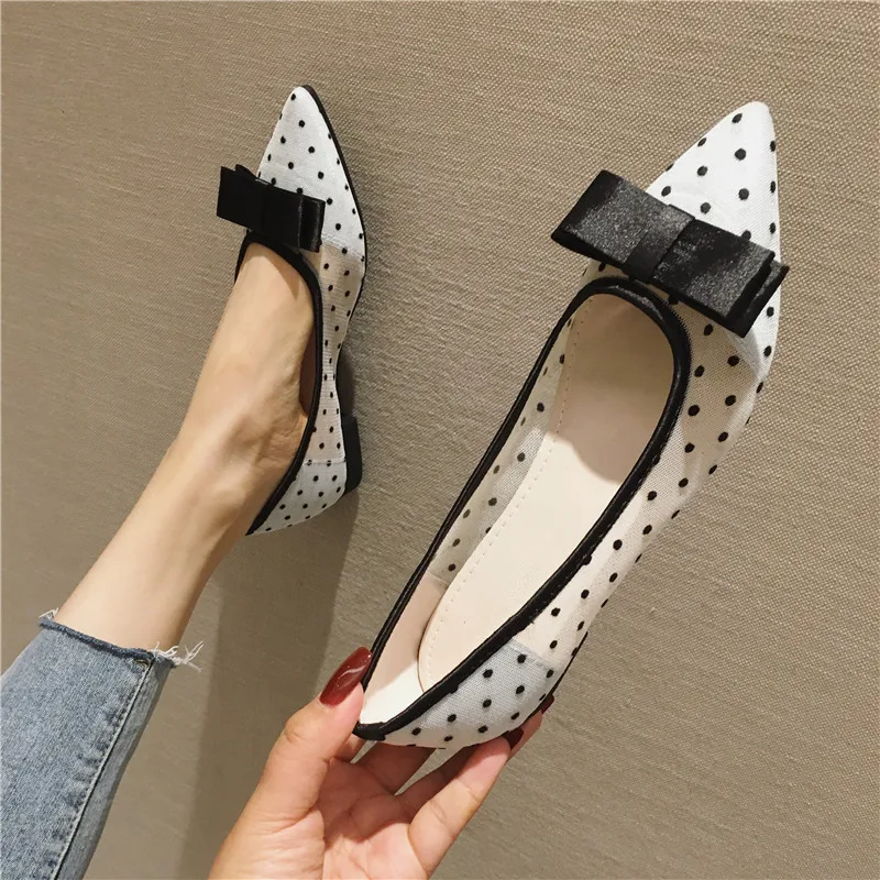 Туфли женские сетчатые с острым носком дышащие без каблука в горошек