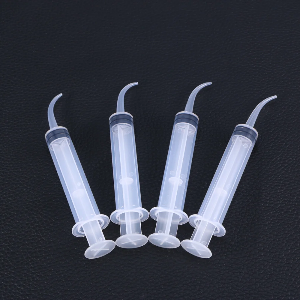 

4pcs Disposable Irrigation Syringe with Curved Tip for Care