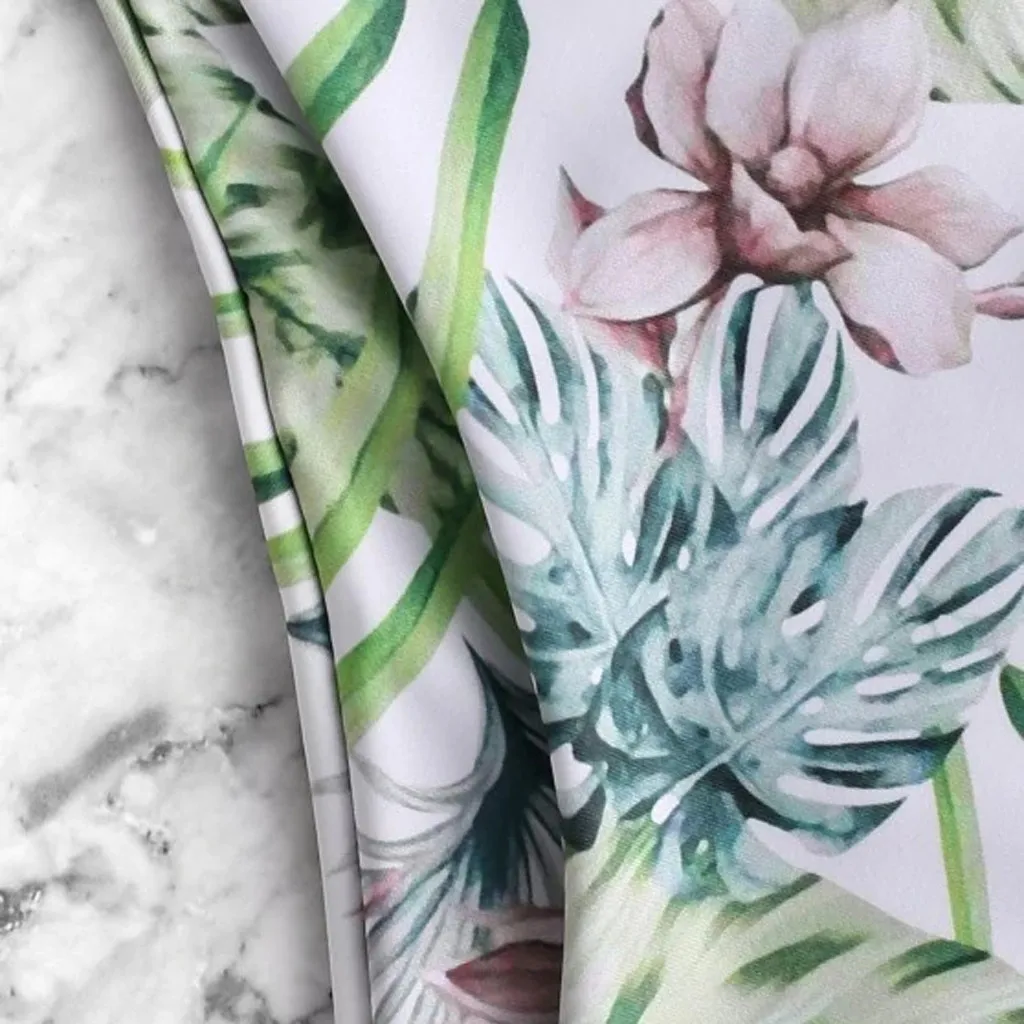 Женский раздельный купальник с цветочным принтом и V-образным вырезом |