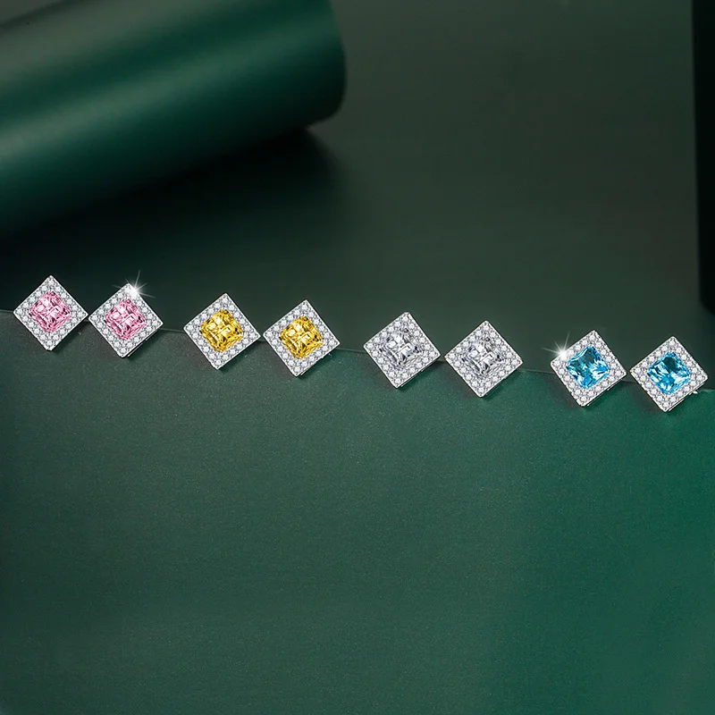 

Женские серьги-гвоздики из серебра 925 пробы, 14 х14 мм