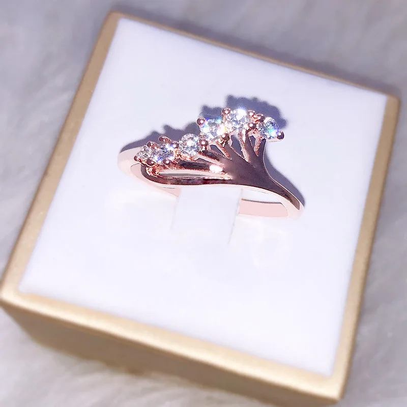 Женское кольцо из желтого золота с топазом и бриллиантом 14 к | Украшения