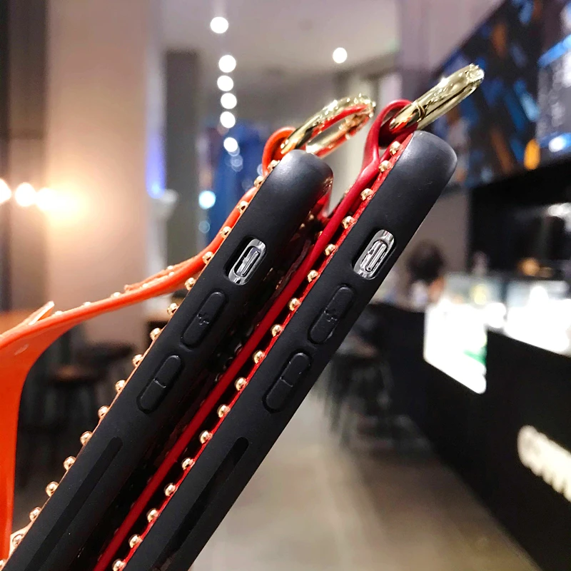 

Luxury Brand Leather Wristband Phone Case For iPhone 12 mini 11 Pro XR XS Max 6s 7 8 plus SE 2020 Bracket Cover Vintage Lattice