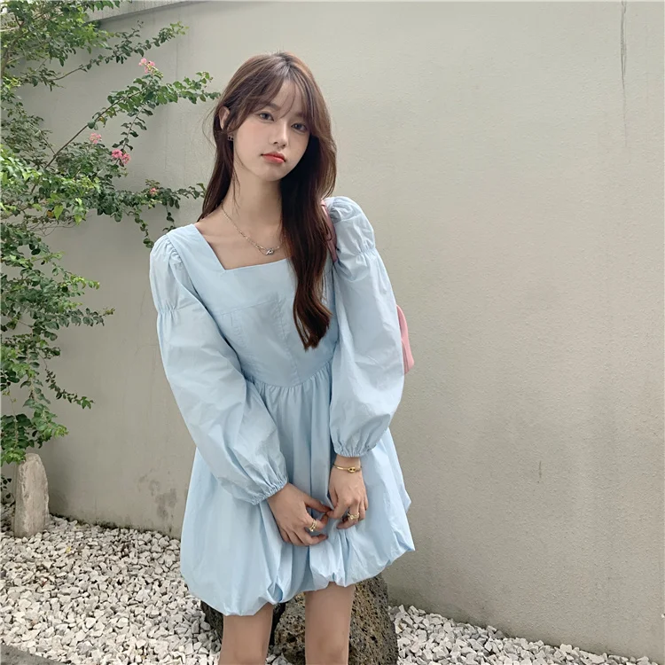 

Выгодное женское платье с длинными рукавами на раннюю осень