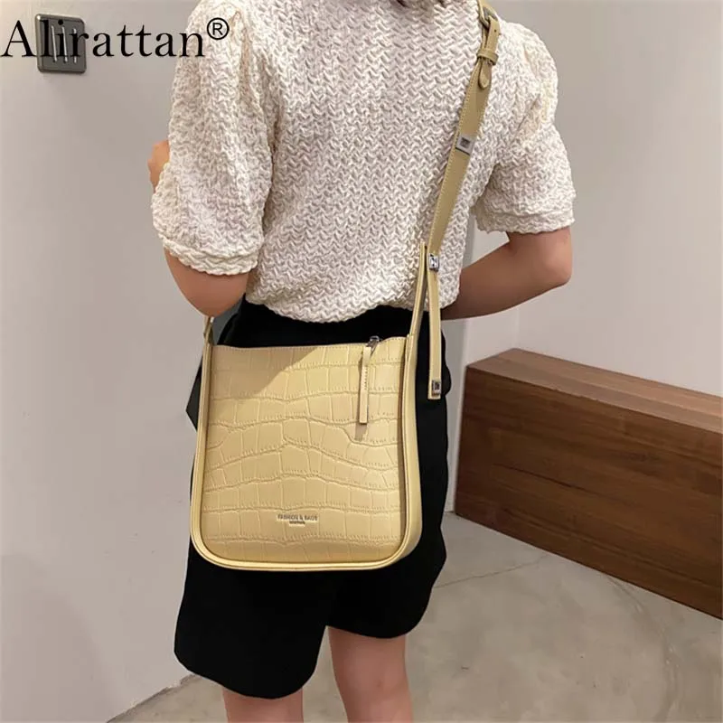 

Alirattan PU Leather Crossbody Bag For Women Fashion Design Crocodile Pattern Shoulder Messenger Bag Luxury Travel Vacation Bag