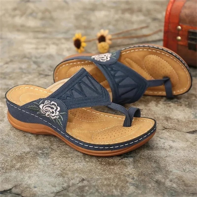 

Summer Women Shoes For S-V Clip Toe Slippers 2021 Flower Embroidery Flip Flops Casual Beach Sandals Ladies Wedges Shoes