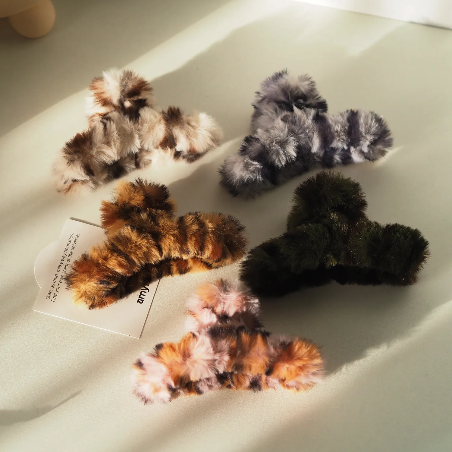 

Plush Claw Clip Warm Hair Claws Cross Simple Geometry Resin Hair Clips Korean Vintage Trendy Hair Accessories For Women Headwear