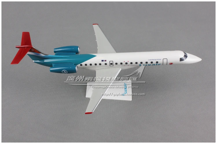

30CM 1:100 Plastic Air LUX LUXAIR Airlines LUXAIR ERJ 145 Airways Aircraft Assembled Assembly airplane model Plane