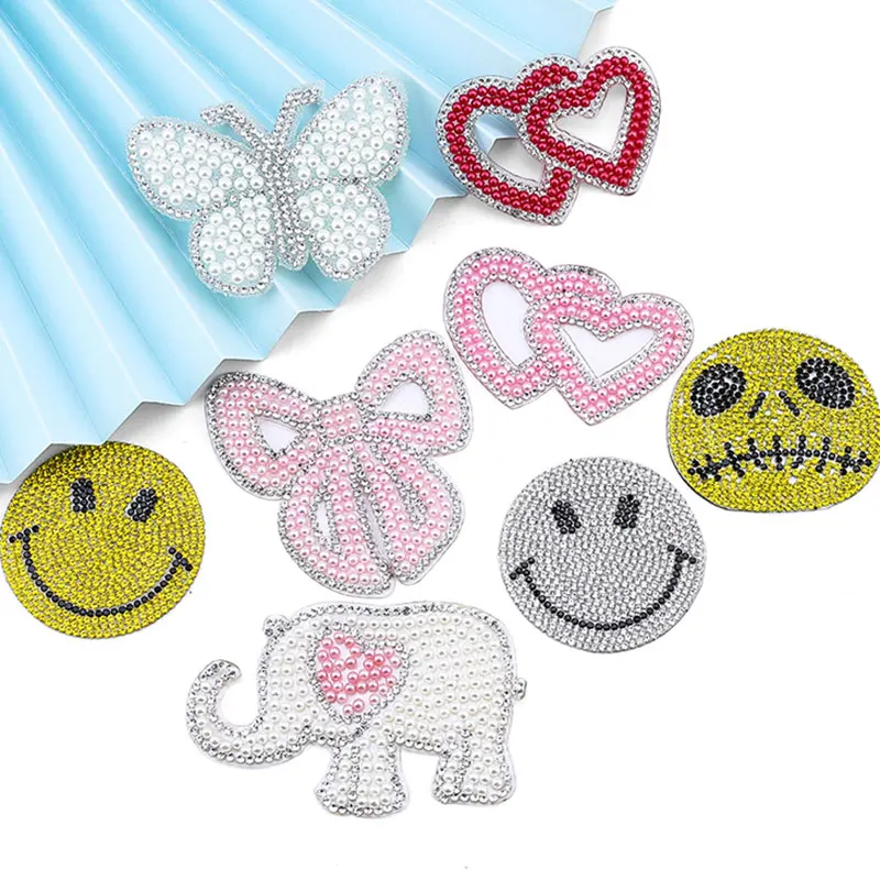 

2pcs Pearl Rhinestone Patches Hot Fix 3D Butterfly Smiley Face Star Handmade DIY Iron on Clothing Appliques Clothes Stickers