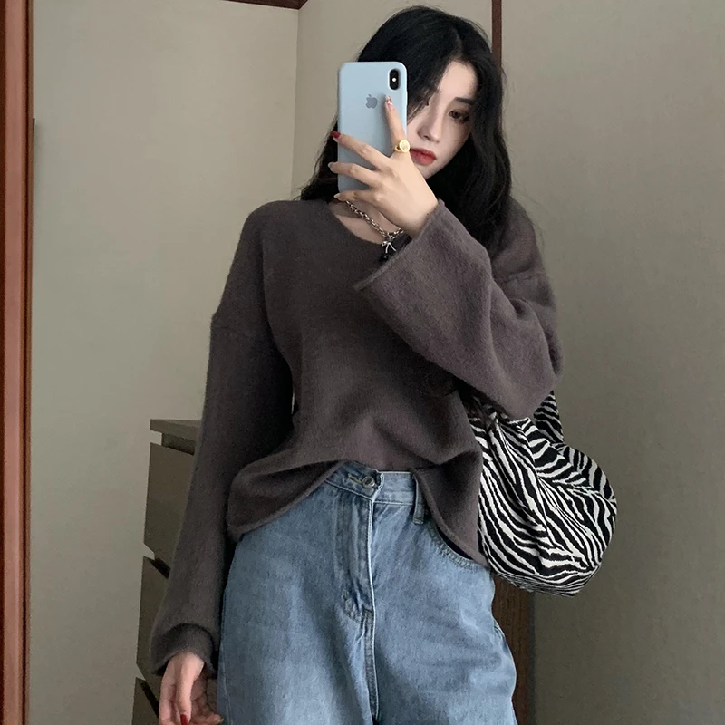 

Han edition loose control to film the joker languid is lazy v-neck long-sleeve gentle pure color restoring ancient ways women sw