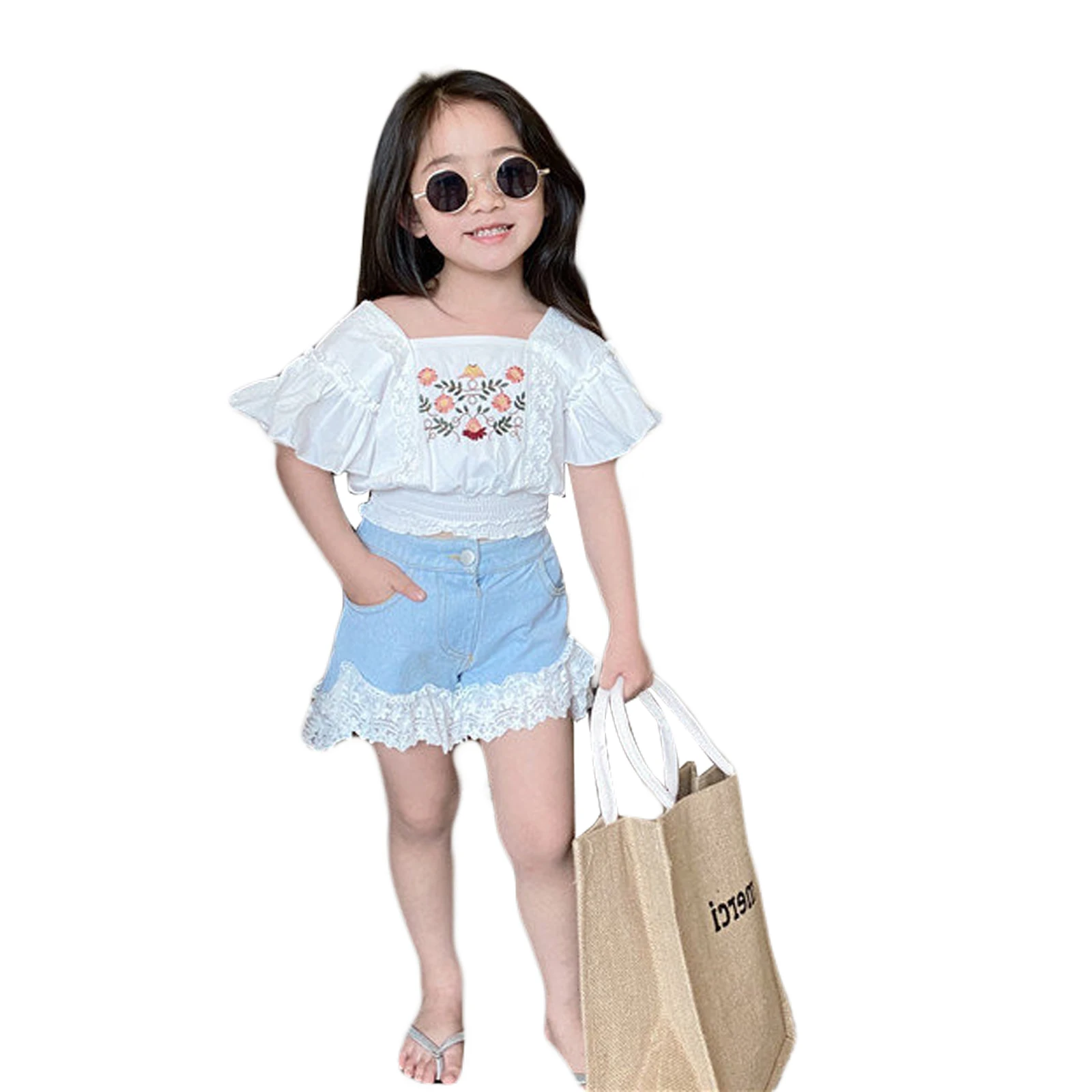 

Комплект одежды для девочек, топ с цветочной вышивкой, с квадратным вырезом и рукавами-фонариками + короткие джинсы со шнуровкой