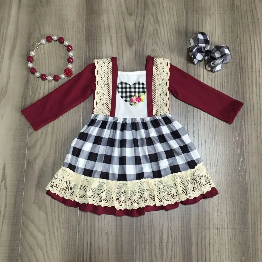 Весеннее платье для маленьких девочек в клетку с V-образным вырезом форме сердца