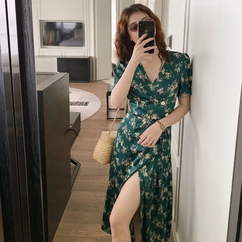 

Ladies Summer Floral Dress 2021 New French V-neck Over the Knee High Waist Retro Temperament Dress Women