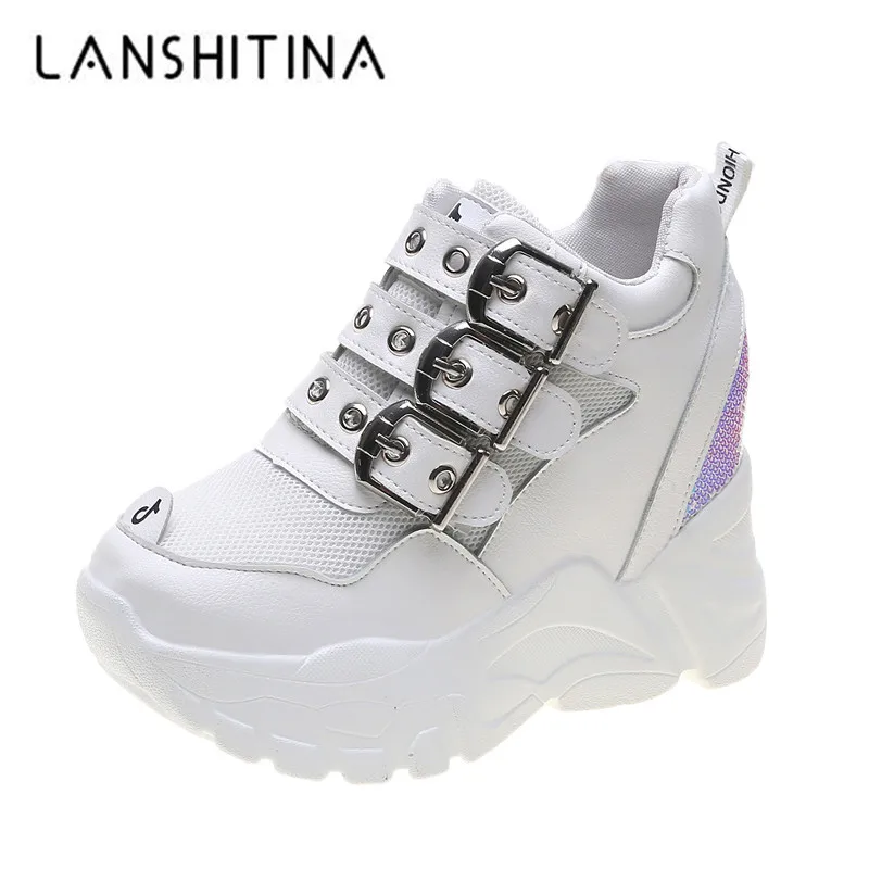 Женские кроссовки на танкетке 9 см белые из дышащей сетчатой ткани повседневная