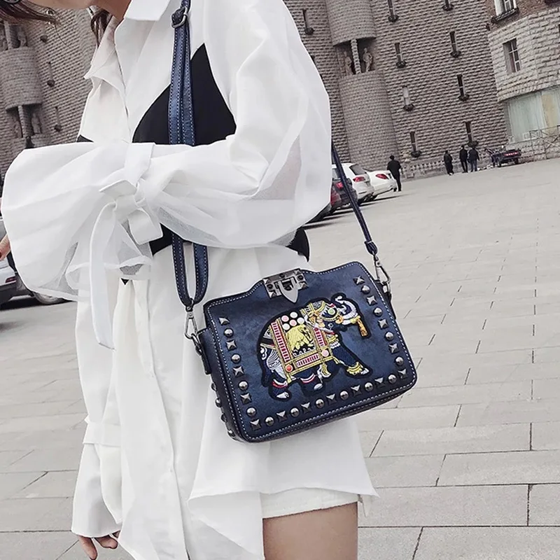 Ins модная сумка-мессенджер летняя женская сумка 2020 новая маленькая с заклепками в