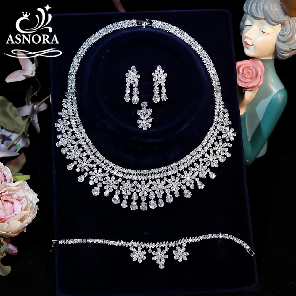 

Nigeria Bridal Wedding Zirconia 4 Piece Jewelry Set Ladies Party Luxury Dubai Crystal CZ Flower Necklace Bijoux Mariage X0072